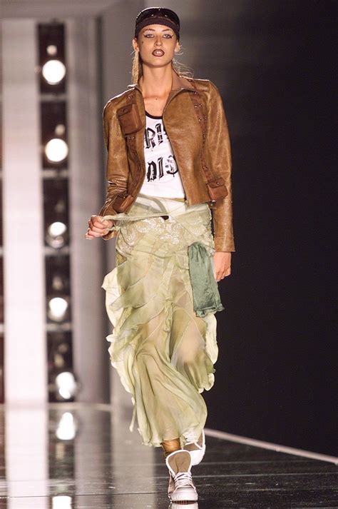 christian dior spring 2002 ready to wear chola|christian dior 2002 collection.